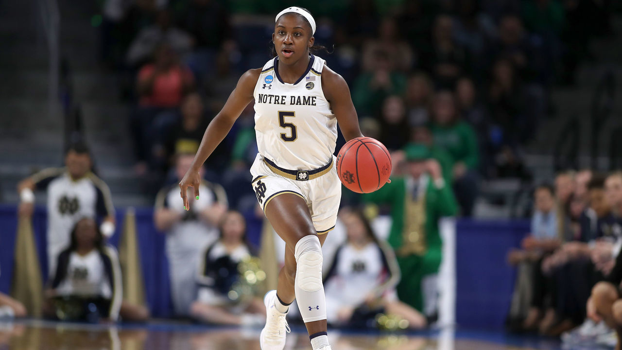 CHICAGO, IL - APRIL 01: Notre Dame Fighting Irish guard Jackie Young (5) dribbles the ball in game action during the Women's NCAA Division I Championship - Quarterfinals game between the Notre Dame Fighting Irish and the Stanford Cardinal on April 1, 2019 at the Wintrust Arena in Chicago, IL.