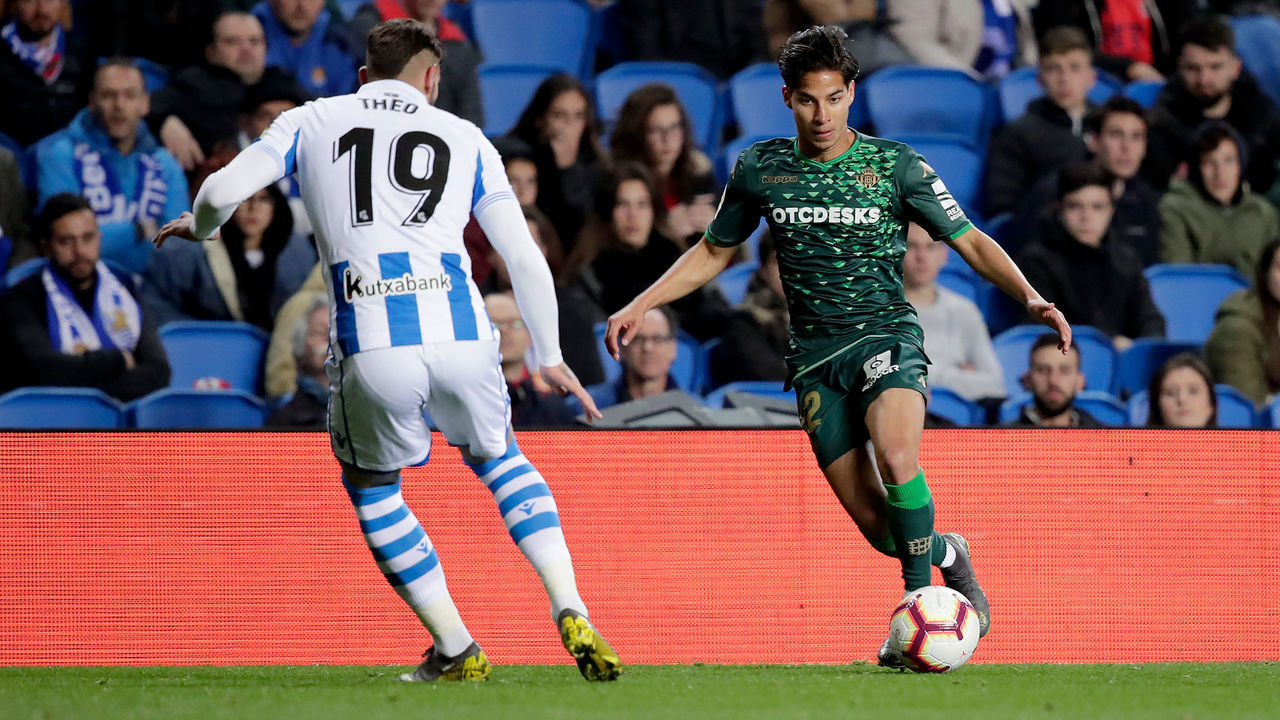 SAN SEBASTIAN, SPAIN - APRIL 4: (L-R) Theo Hernandez of Real Sociedad, Diego Lainez Leyva of Real Betis during the La Liga Santander match between Real Sociedad v Real Betis Sevilla at the Estadio Anoeta on April 4, 2019 in San Sebastian Spain