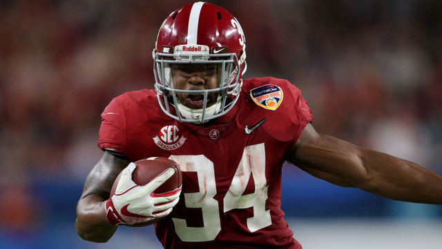 MIAMI GARDENS, FL - DECEMBER 29: Alabama Crimson Tide running back Damien Harris (34) rushes for yardage during the first quarter of the CFP Semifinal at the Orange Bowl against the Oklahoma Sooners on December 29, 2018 at Hard Rock Stadium in Miami Gardens, Florida.