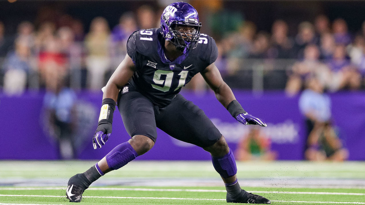 ARLINGTON, TX - SEPTEMBER 15: TCU Horned Frogs defensive end L.J. Collier (91) plays the run during the AdvoCare Showdown between the TCU Horned Frogs and Ohio State Buckeyes on September 15, 2018 at AT&T Stadium in Arlington, TX.