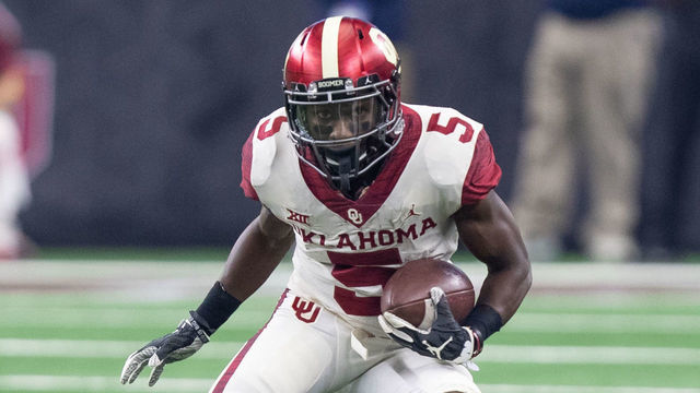 ARLINGTON, TX - DECEMBER 01: Oklahoma Sooners wide receiver Marquise Brown (#5) makes a move after a catch during the Big 12 Championship game between the Oklahoma Sooners and the Texas Longhorns on December 1, 2018 at AT&T Stadium in Arlington, Texas.
