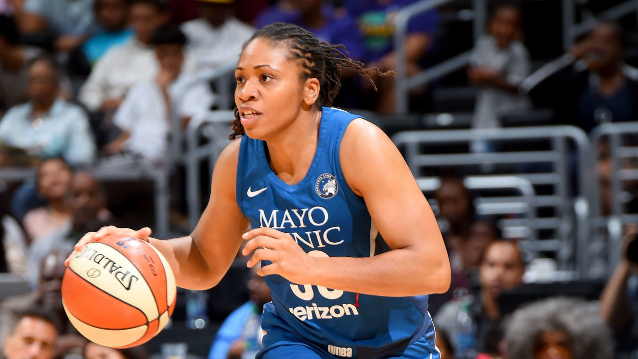 LOS ANGELES, CA - AUGUST 21: Tanisha Wright #30 of the Minnesota Lynx handles the ball against the Los Angeles Sparks in Round One of the 2018 WNBA Playoffs on August 21, 2018 at STAPLES Center in Los Angeles, California. Mandatory Copyright Notice: Copyright 2018 NBAE