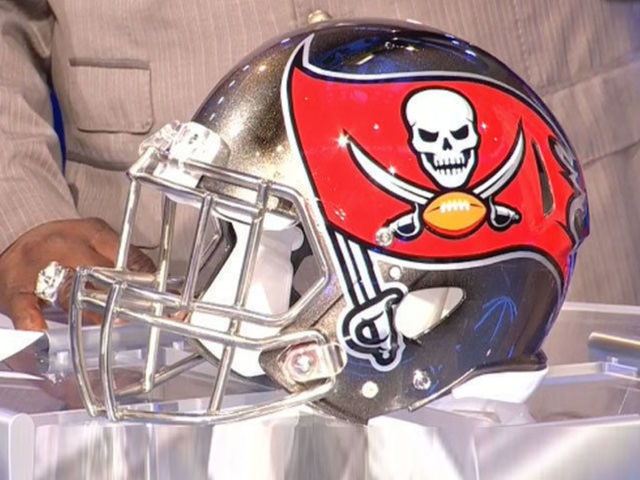 This week in uniforms and logos: A brief history of Tampa Bay Buccaneers looks