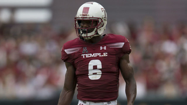 PHILADELPHIA, PA - SEPTEMBER 01: Rock Ya-Sin #6 of the Temple Owls in action against the Villanova Wildcats at Lincoln Financial Field on September 1, 2018 in Philadelphia, Pennsylvania.