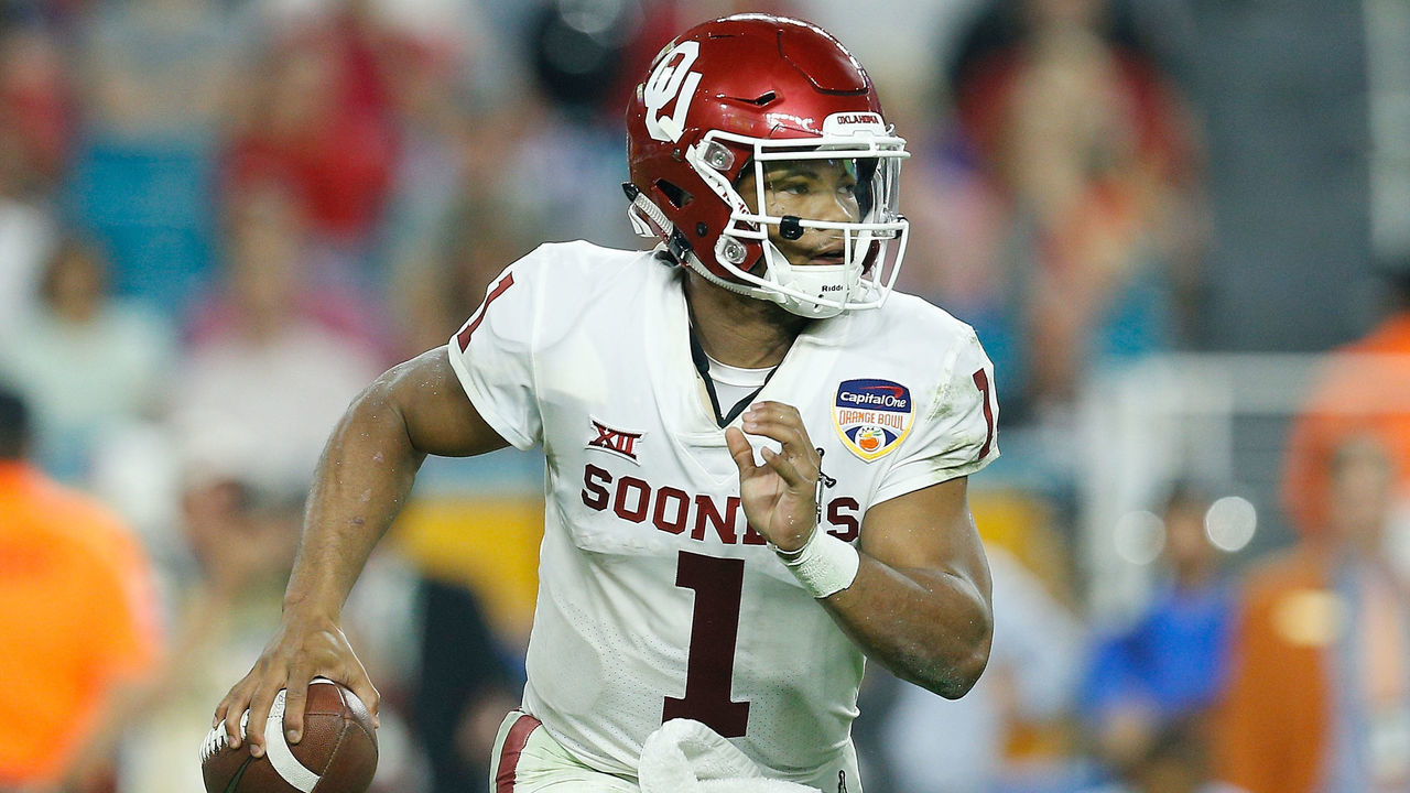 MIAMI, FL - DECEMBER 29: Kyler Murray #1 of the Oklahoma Sooners looks to pass against the Alabama Crimson Tide during the College Football Playoff Semifinal at the Capital One Orange Bowl at Hard Rock Stadium on December 29, 2018 in Miami, Florida.