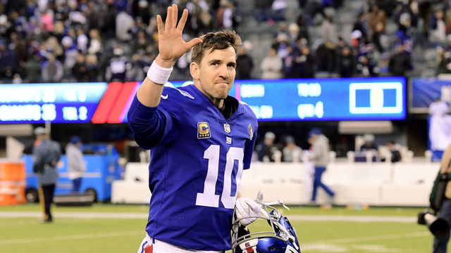 EAST RUTHERFORD, NEW JERSEY - DECEMBER 30: Eli Manning #10 of the New York Giants waves to the fans as he leaves the field following his teams 36-35 loss to the Dallas Cowboys at MetLife Stadium on December 30, 2018 in East Rutherford, New Jersey.