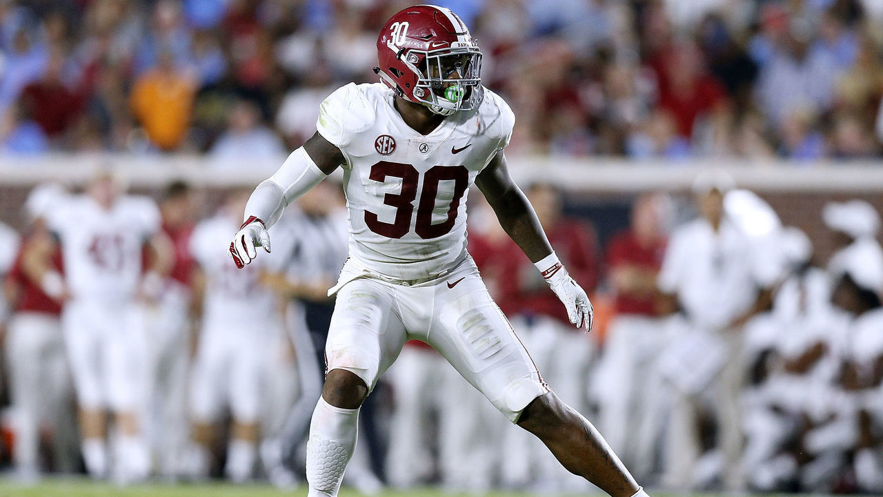 OXFORD, MS - SEPTEMBER 15: Mack Wilson #30 of the Alabama Crimson Tide defends during a game against the Mississippi Rebels at Vaught-Hemingway Stadium on September 15, 2018 in Oxford, Mississippi.