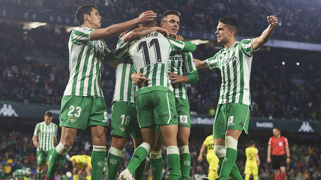 SEVILLE, SPAIN - APRIL 07: Giovani Lo Celso of Real Betis Balompie celebrates after scoring during the La Liga match between Real Betis Balompie and Villarreal CF at Estadio Benito Villamarin on April 07, 2019 in Seville, Spain.