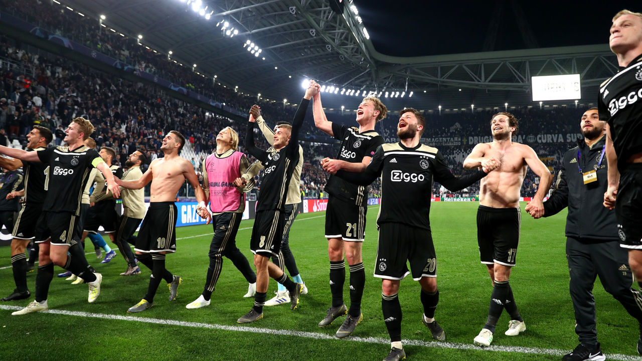 TURIN, ITALY - APRIL 16: The Ajax team celebrate victory after the UEFA Champions League Quarter Final second leg match between Juventus and Ajax at Allianz Stadium on April 16, 2019 in Turin, Italy.