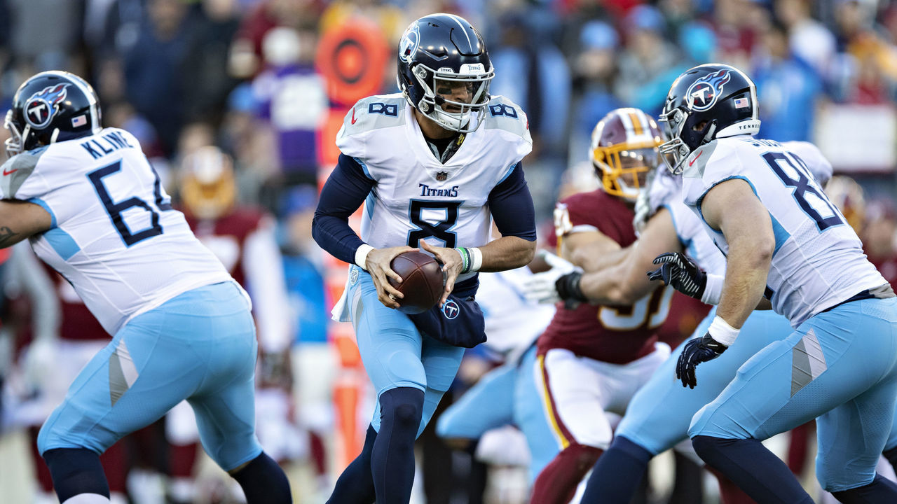 NASHVILLE, TN - DECEMBER 22: Marcus Mariota #8 of the Tennessee Titans drops back to make a handoff during a game against the Washington Redskins at Nissan Stadium on December 22, 2018 in Nashville, Tennessee. The Titans defeated the Redskins 25-16.