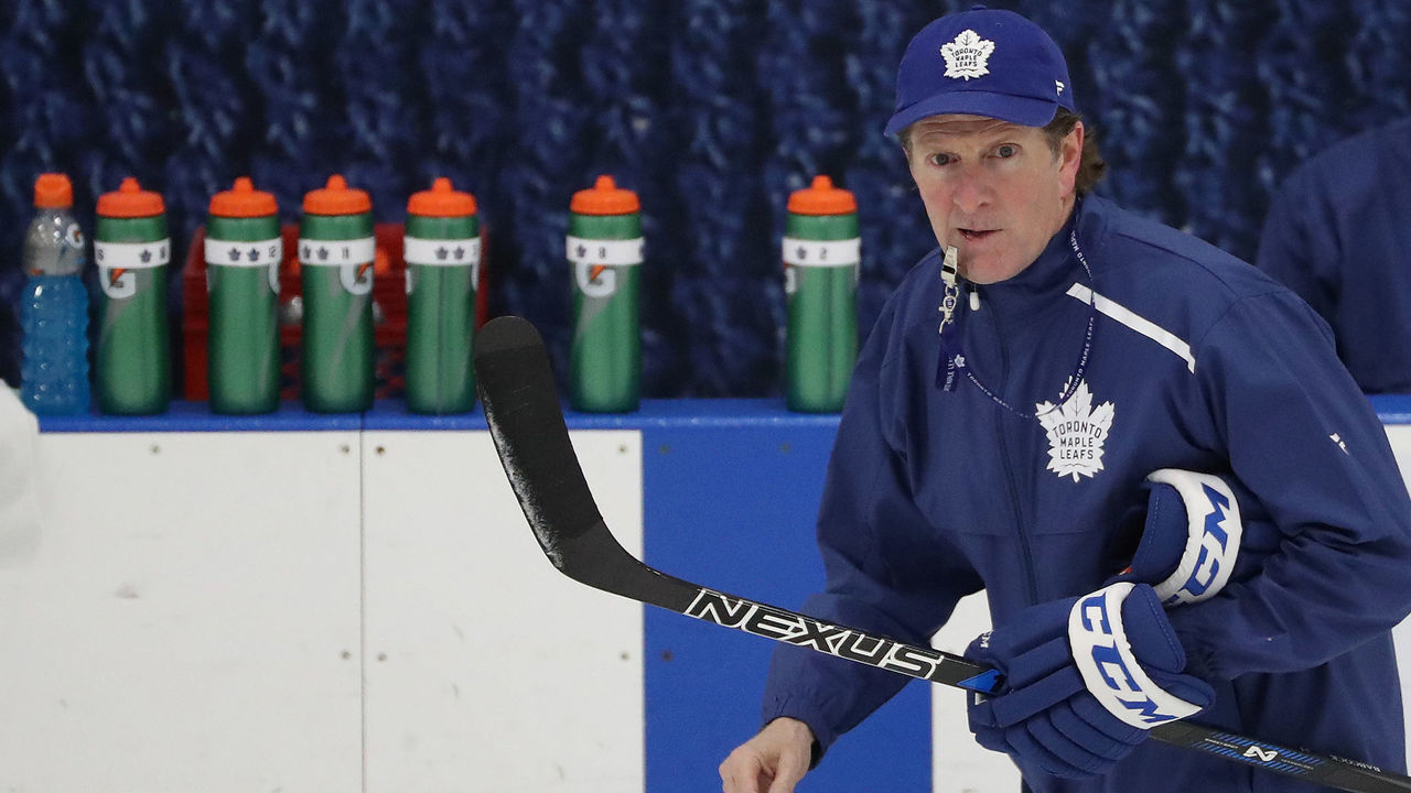 TORONTO, ON- APRIL 16 - Mike Babcock directs a player during a drill as the Toronto Maple Leafs practice before game four against the Boston Bruins in their first round play-off series in Toronto. April 16, 2019. (Steve Russell/Toronto Star via Getty Images)