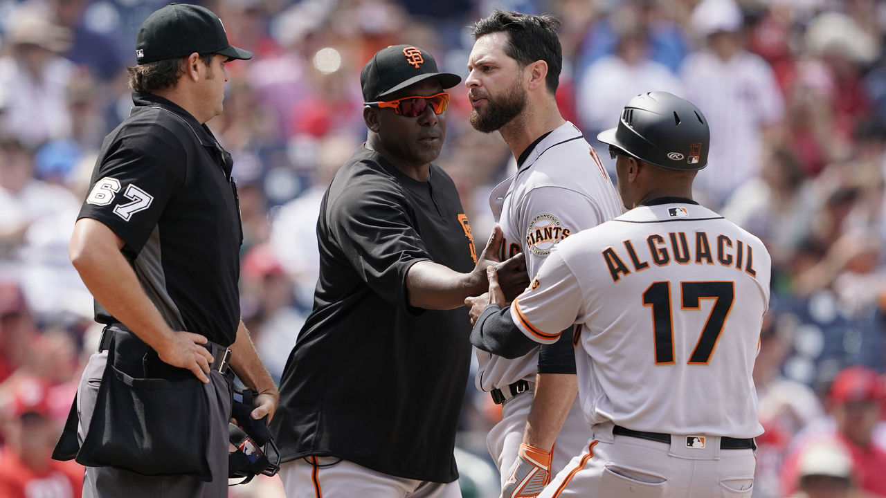 Giants' Brandon Belt homers twice, 'locked in' after grandma's death 