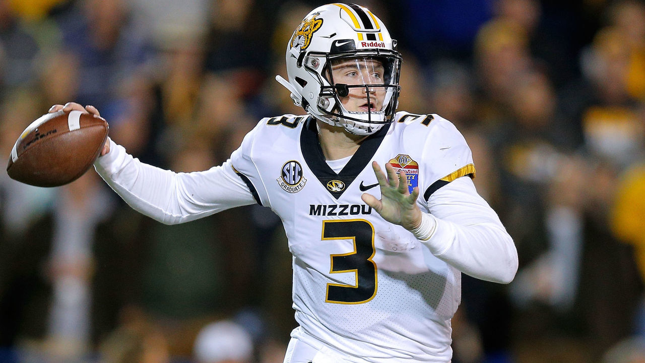 MEMPHIS, TENNESSEE - DECEMBER 31: Drew Lock #3 of the Missouri Tigers throws the ball during the AutoZone Liberty Bowl against the Oklahoma State Cowboys at the Liberty Bowl Memorial Stadium on December 31, 2018 in Memphis, Tennessee.