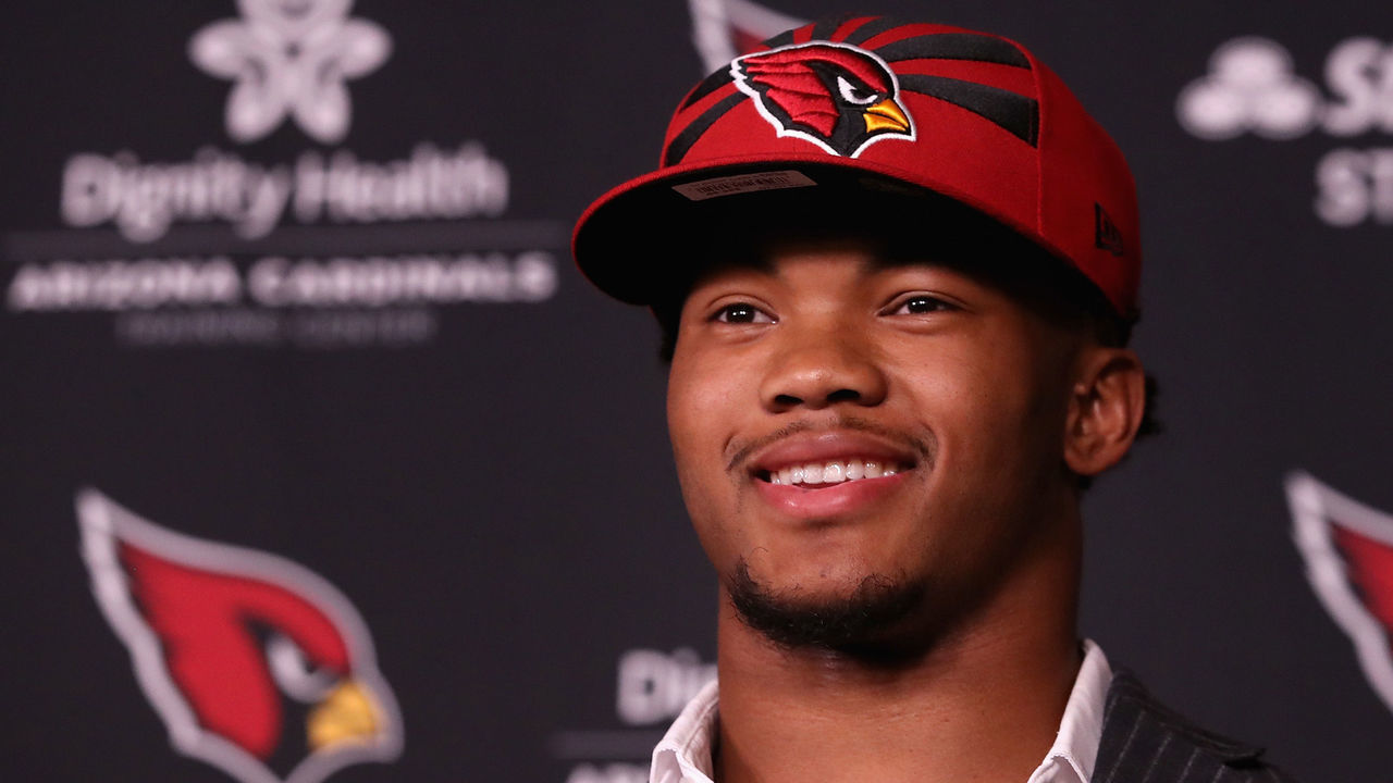 TEMPE, ARIZONA - APRIL 26: Quarterback Kyler Murray of the Arizona Cardinals poses during a press conference at the Dignity Health Arizona Cardinals Training Center on April 26, 2019 in Tempe, Arizona. Murray was the first pick overall by the Arizona Cardinals in the 2019 NFL Draft.
