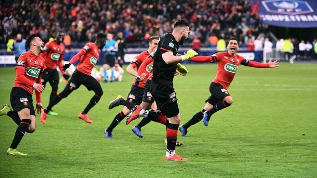 Rennes' Czech goalkeeper Tomas Koubek celebrates after Paris Saint-Germain's French midfielder Christopher Nkunku failed to score during the penalty shout-out of the French Cup final football match between Rennes (SRFC) and Paris Saint-Germain (PSG), on April 27, 2019 at the Stade de France in Saint-Denis, outside Paris.