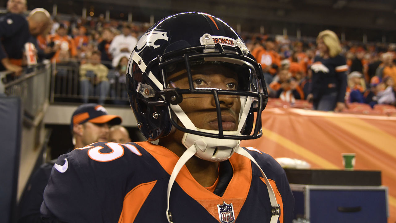DENVER, CO - OCTOBER 1, 2018: Denver Broncos defensive back Chris Harris (25) takes the field after halftime as the Denver Broncos played the Kansas City Chiefs at Broncos Stadium at Mile High.