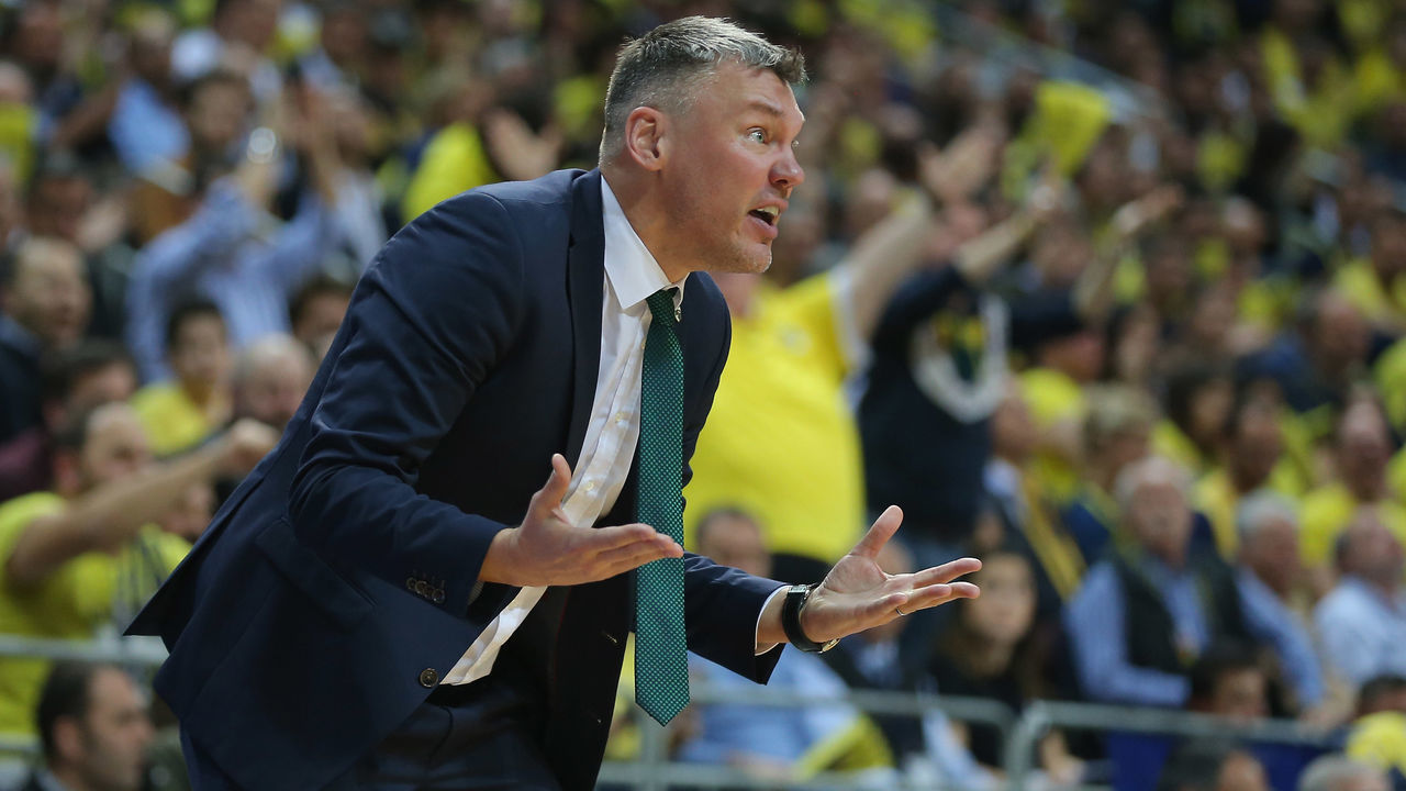ISTANBUL, TURKEY - APRIL 18: Sarunas Jasikevicius, Head Coach of Zalgiris Kaunas in action during the Turkish Airlines EuroLeague Play Off game 2 between Fenerbahce Beko Istanbul v Zalgiris Kaunas at Ulker Sports and Event Hall on April 18, 2019 in Istanbul, Turkey.