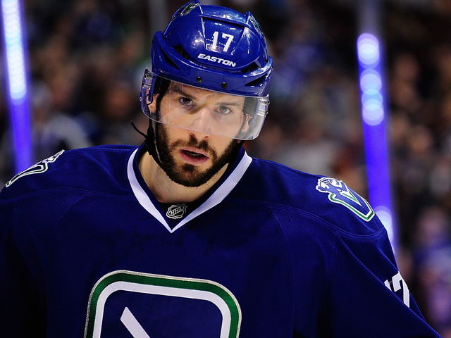 Report: Penguins made Canucks trade offer for Kesler before Olympic break
