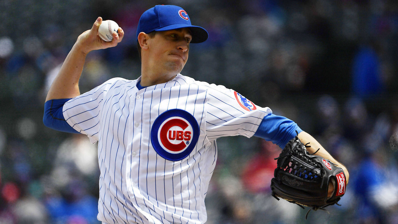 CHICAGO, ILLINOIS - MAY 03: Kyle Hendricks #28 of the Chicago Cubs delivers the ball in the first inning against the St. Louis Cardinals at Wrigley Field on May 03, 2019 in Chicago, Illinois.