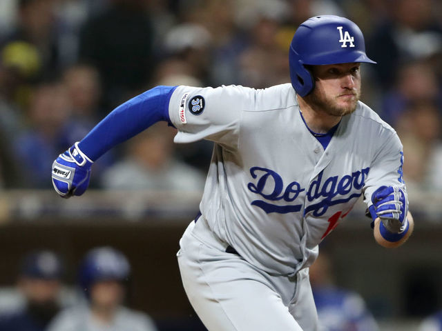 Is it time to panic about Dodgers' Max Muncy, Chris Taylor?