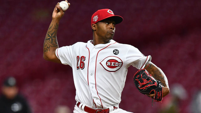 CINCINNATI, OH - APRIL 25: Raisel Iglesias #26 of the Cincinnati Reds pitches against the Atlanta Braves at Great American Ball Park on April 25, 2019 in Cincinnati, Ohio.