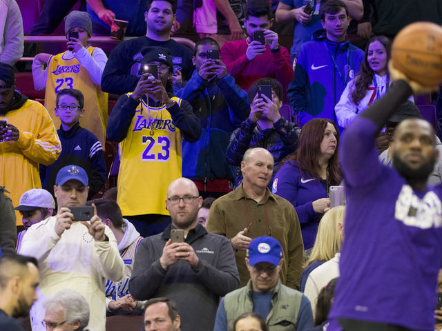 Lakers fan organizing protest outside Staples Center | theS…