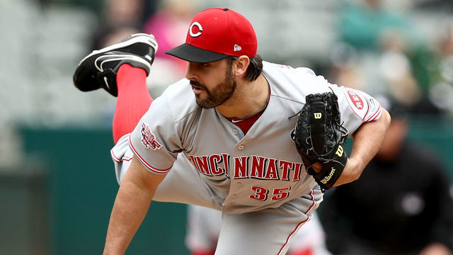 OAKLAND, CALIFORNIA - MAY 09: Tanner Roark #35 of the Cincinnati Reds pitches against the Oakland Athletics in the first inning at Oakland-Alameda County Coliseum on May 09, 2019 in Oakland, California.