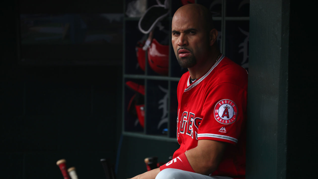 Fan who caught Albert Pujols' 2,000th RBI changes mind, will give