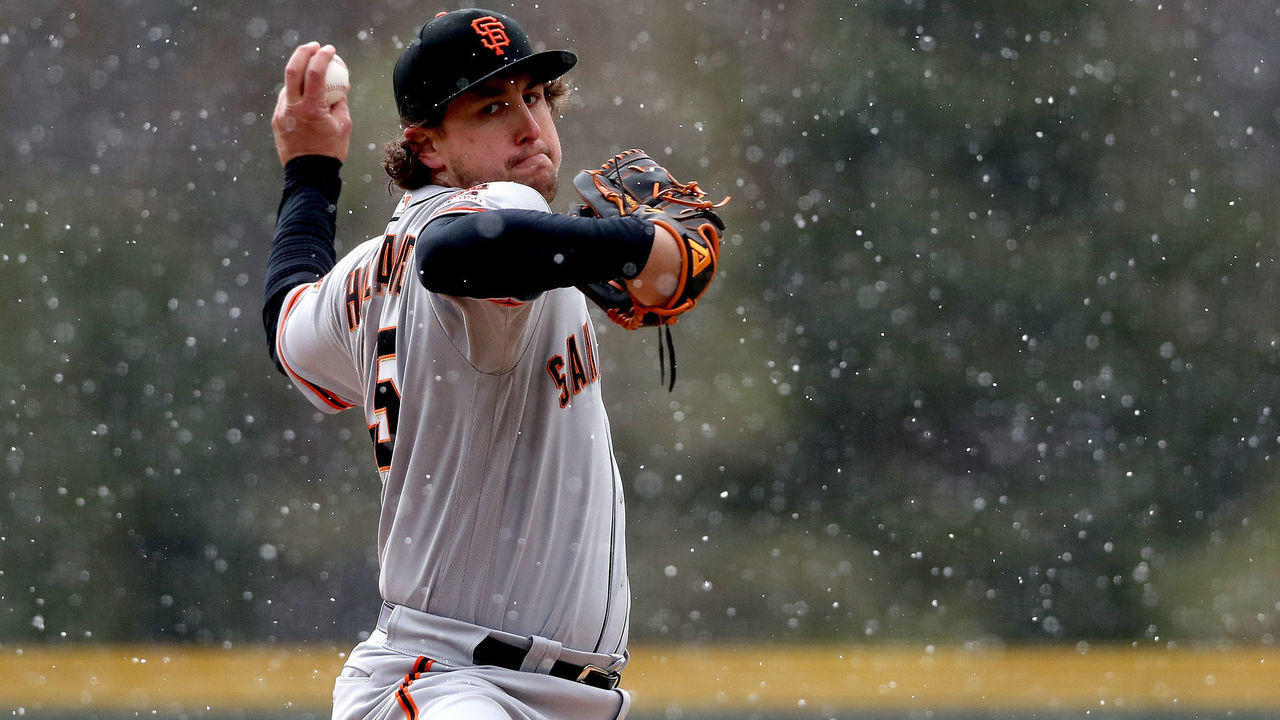 DENVER, COLORADO - MAY 09: Starting pitcher Derek Holland #45 of the San Francisco Giants throws at in the first inning against the Colorado Rockies at Coors Field on May 08, 2019 in Denver, Colorado.