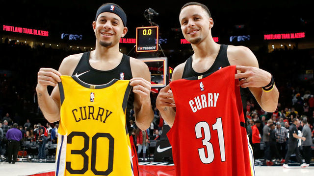 PORTLAND, OR - DECEMBER 29: Stephen Curry #30 of the Golden State Warriors trades jerseys after the game with his brother Seth Curry #31 of the Portland Trail Blazers at Moda Center on December 29, 2018 in Portland, Oregon.