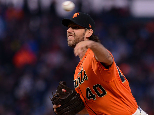 SAN FRANCISCO, CA - APRIL 26: San Francisco Giants starting pitcher Madison Bumgarner (40) delivers during the Major League Baseball game between the New York Yankees and the San Francisco Giants at Oracle Park on April 26, 2019 in San Francisco, CA.