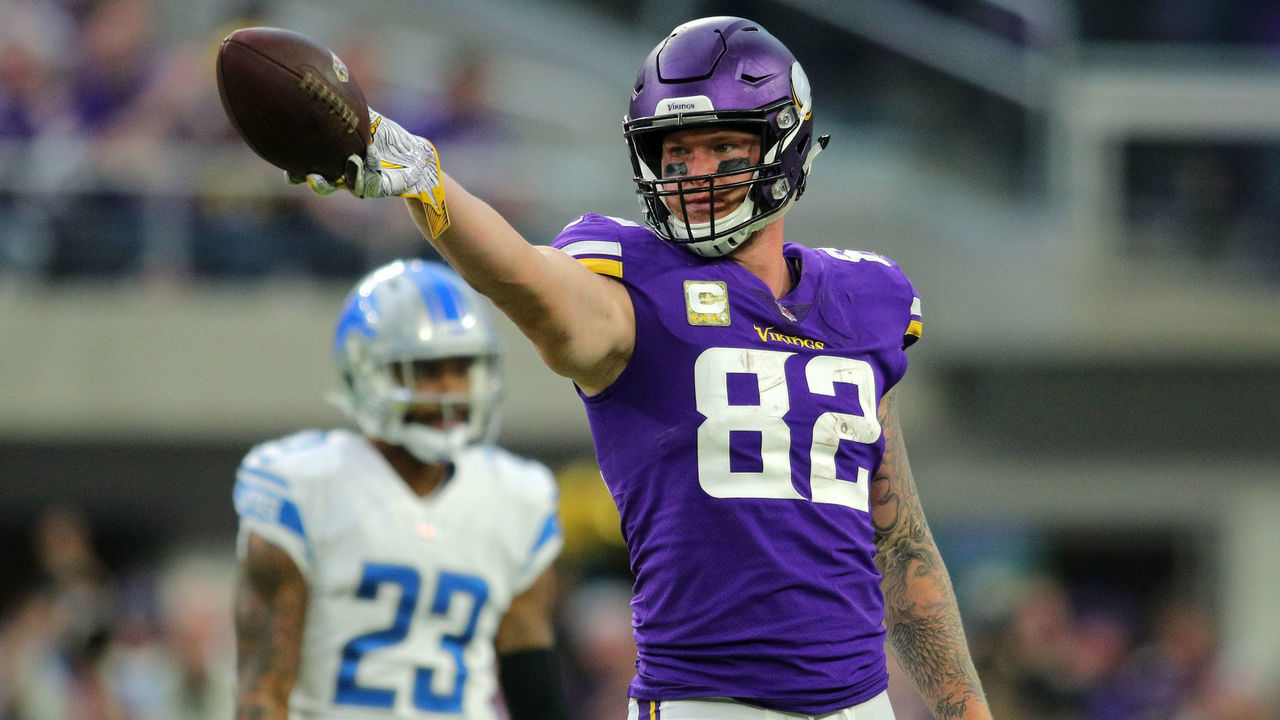 MINNEAPOLIS, MN - NOVEMBER 4: Kyle Rudolph #82 of the Minnesota Vikings signals for a first down in the fourth quarter of the game against the Detroit Lions at U.S. Bank Stadium on November 4, 2018 in Minneapolis, Minnesota.