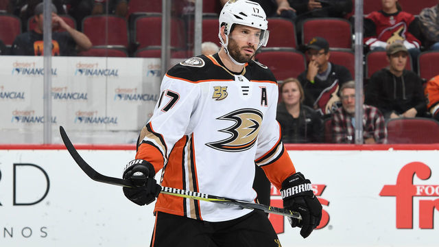 GLENDALE, AZ - MARCH 05: Ryan Kesler #17 of the Anaheim Ducks gets ready to take a faceoff against the Arizona Coyotes at Gila River Arena on March 5, 2019 in Glendale, Arizona. The game marked Kesler's 1,000th career NHL game.