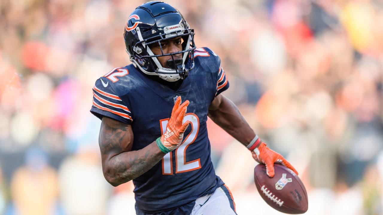 CHICAGO, IL - NOVEMBER 11: Chicago Bears wide receiver Allen Robinson (12) runs after a catch and will score in the 3rd quarter during an NFL football game between the Detroit Lions and the Chicago Bears on November 11, 2018, at Soldier Field in Chicago, IL.