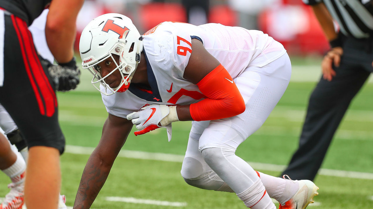 PISCATAWAY, NJ - OCTOBER 06: Illinois Fighting Illini defensive lineman Bobby Roundtree (97) during the College Football Game between the Rutgers Scarlet Knights and the Illinois Fighting Illini on October 6, 2018, at HighPoint.Com Stadium in Piscataway, NJ.