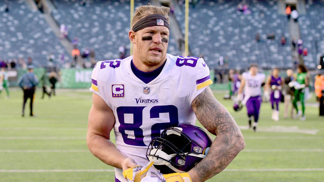 EAST RUTHERFORD, NJ - OCTOBER 21: Kyle Rudolph #82 of the Minnesota Vikings walks off the field after his teams win over the New York Jets at MetLife Stadium on October 21, 2018 in East Rutherford, New Jersey. The Vikings defeated the Jets 37-17.