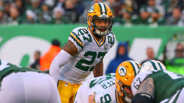 EAST RUTHERFORD, NJ - DECEMBER 23: Green Bay Packers defensive back Josh Jones (27) during the National Football League game between the New York Jets and the Green Bay Packers on December 23, 2018 at MetLife Stadium in East Rutherford, NJ.