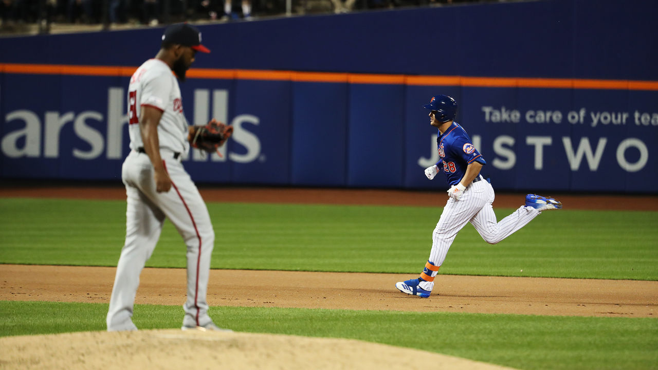 Mets scratch Jacob deGrom because of neck tightness