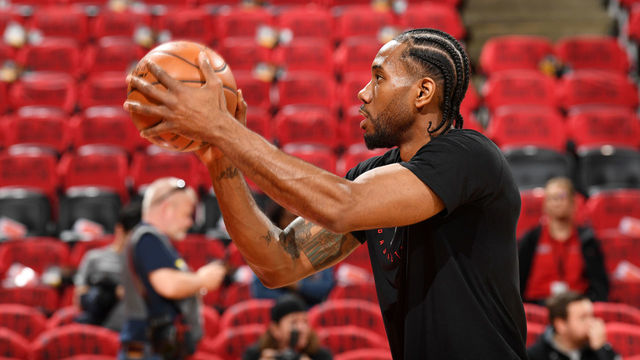 TORONTO, CA - MAY 21: Kawhi Leonard #2 of the Toronto Raptors warms up before the game against the Milwaukee Bucks in Game Four of the Eastern Conference Finals on May 21, 2019 at the Scotiabank Arena in Toronto, Canada. NOTE TO USER: User expressly acknowledges and agrees that, by downloading and/or using this photograph, user is consenting to the terms and conditions of the Getty Images License Agreement. Mandatory Copyright Notice: Copyright 2019 NBAE