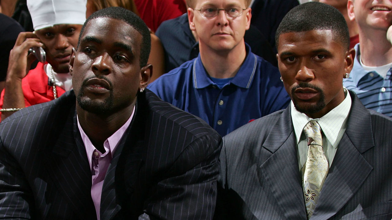AUBURN HILLS, MI - JUNE 19: (L-R) Chris Webber of the Philadelphia 76ers and Jalen Rose of the Toronto Raptors attend Game Five of the 2005 NBA Finals between the San Antonio Spurs and the Detroit Pistons on June 19, 2005 at the Palace of Auburn Hills in Auburn Hills, Michigan. Mandatory Copyright Notice: Copyright 2005 NBAE