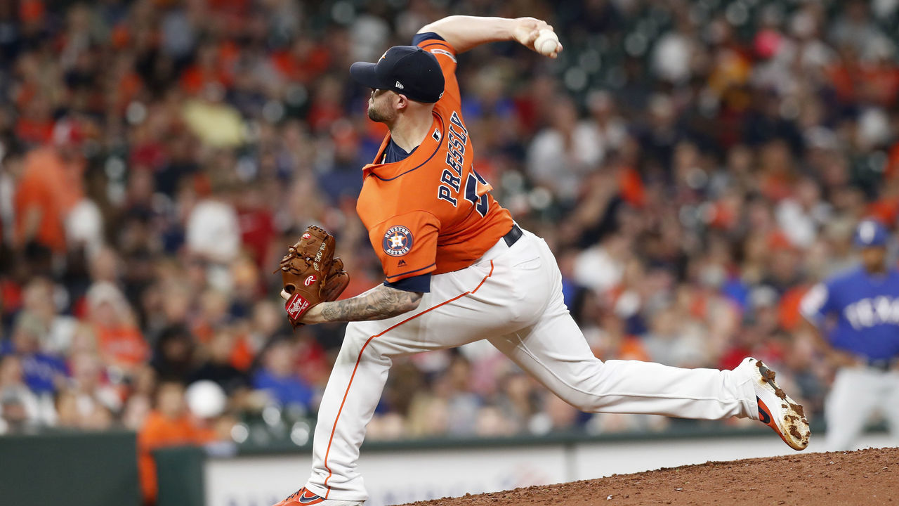 HOUSTON, TX - MAY 10: Ryan Pressly #55 of the Houston Astros pitches in the eighth inning against the Texas Rangers at Minute Maid Park on May 10, 2019 in Houston, Texas.