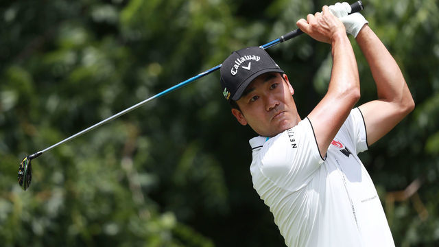 FORT WORTH, TEXAS - MAY 25: Kevin Na of the United States plays his shot from the sixth tee during the third round of the Charles Schwab Challenge at Colonial Country Club on May 25, 2019 in Fort Worth, Texas.