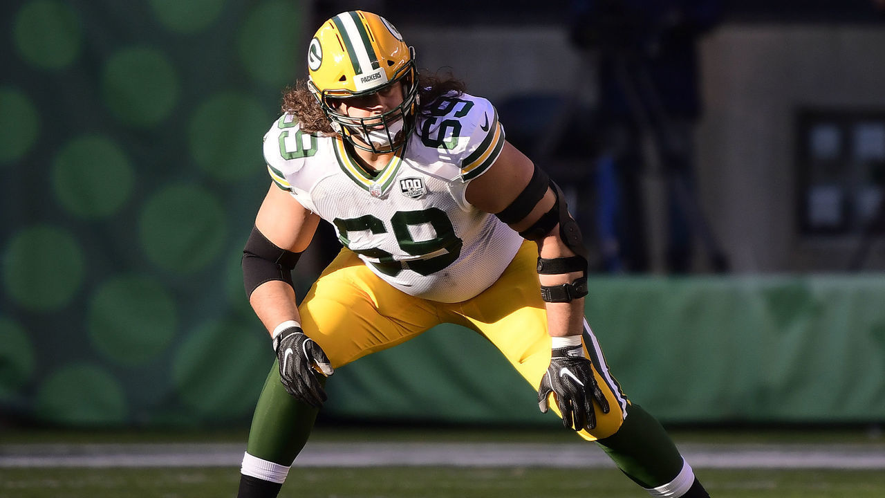 EAST RUTHERFORD, NEW JERSEY - DECEMBER 23: David Bakhtiari #69 of the Green Bay Packers lines up against the New York Jets at MetLife Stadium on December 23, 2018 in East Rutherford, New Jersey.
