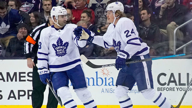 COLUMBUS, OH - NOVEMBER 23: Kasperi Kapanen #24 of the Toronto Maple Leafs is congratulated by Nazem Kadri #43 after scoring a goal during the second period of the game against the Columbus Blue Jackets on November 23, 2018 at Nationwide Arena in Columbus, Ohio.