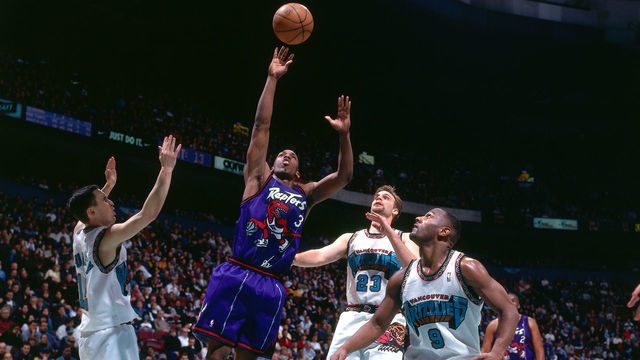 VANCOUVER BC - 1998: Chauncey Billups #3 of the Toronto Raptors shoots against the Vancouver Grizzlies circa 1998 at the General Motors Palace in Vancouver B.C.. Mandatory Copyright Notice: Copyright 1998 NBAE