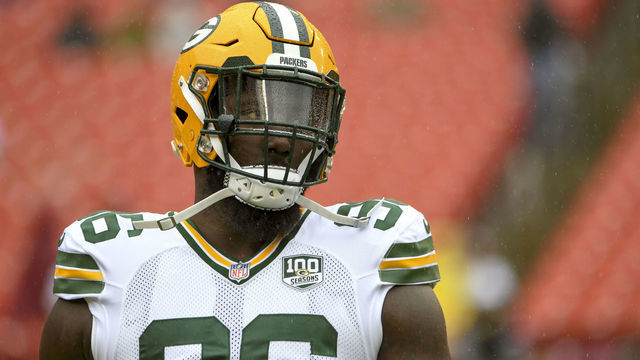 LANDOVER, MD - SEPTEMBER 23: Green Bay Packers defensive end Muhammad Wilkerson (96) warms up prior to the game on September 23, 2018, at FedEx Field in Landover, MD. The Washington Redskins defeated the Green Bay Packers, 31-17.