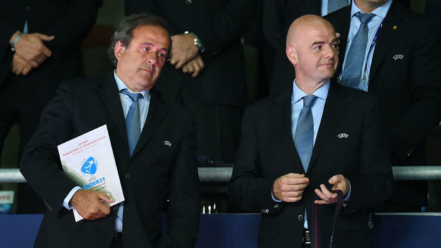 (GERMANY OUT) FUSSBALL International UEFA U21-EUROPAMEISTERSCHAFT 2015 FINALE in Prag Schweden - Portugal Siegerehrung UEFA Praesident Michel Platini (li, Frankreich) und UEFA-Generalsekretär Gianni Infantino (re, Schweiz)