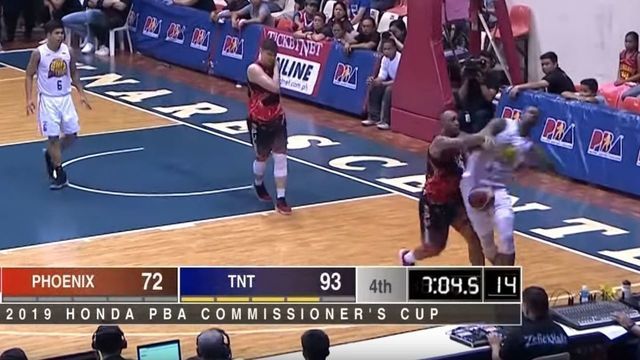 Terrence Jones clotheslined after hitting player in groin in PBA game