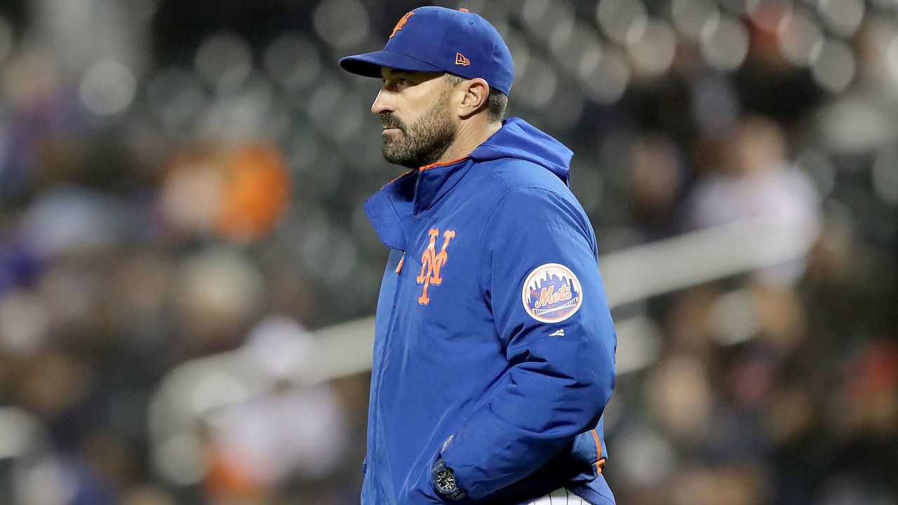 NEW YORK, NEW YORK - MAY 01: Manager Mickey Callaway #36 of the New York Mets pulls Ryan O'Rourke in the seventh inning against the Cincinnati Reds at Citi Field on May 01, 2019 in the Flushing neighborhood of the Queens borough of New York City.