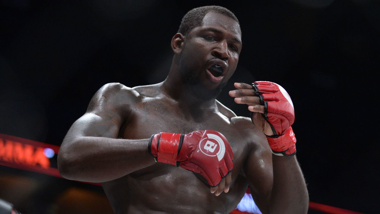 UNCASVILLE, CT - APRIL 21: David Mundell (blue gloves) takes on Ed Ruth (red gloves) in a Middleweight bout on April 21, 2017 at Bellator 178 at the Mohegan Sun Arena in Uncasville, Connecticut. Ed Ruth defeats David Mundell via tko of round 2.
